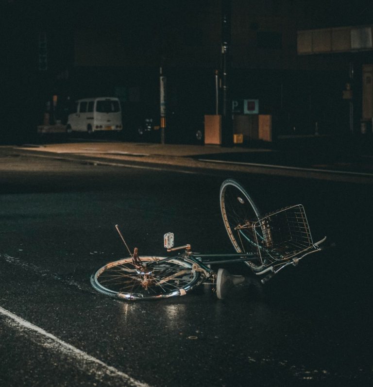 Accidente con bicicleta en la caretera DKV
